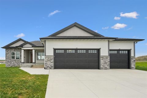 Photo of 1537 Deerfield Dr, Fairfax, IA 52228 (MLS # 202603325)