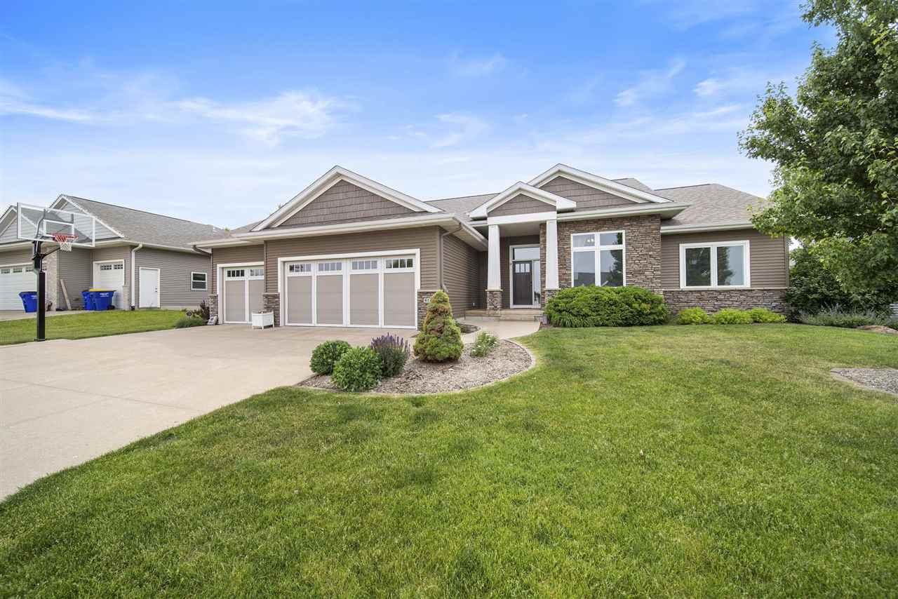 Photo 1 of 58 — 617 Majestic Oak Ridge, Solon, IA 52333