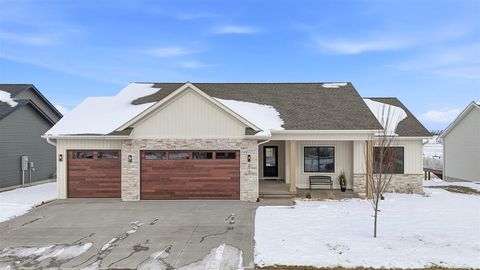 Photo of 810 Yorkshire St, NorthLiberty, IA 52317 (MLS # 202507245)