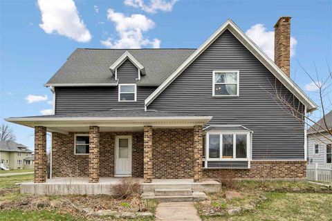 Photo of 207 6th St, VanHorne, IA 52346 (MLS # 202602266)