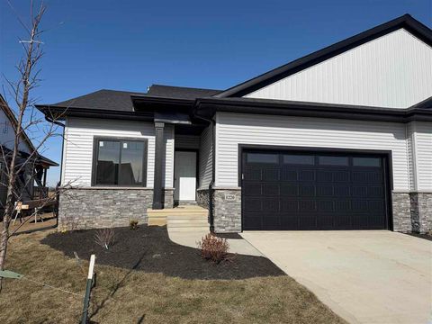 Photo of 1220 Berkshire Ln, NorthLiberty, IA 52317 (MLS # 202601122)