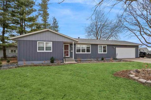 Photo of 39 Greenview Dr, WestBranch, IA 52358 (MLS # 202601802)