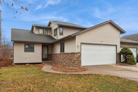 Photo of 202 Cayman St, IowaCity, IA 52245 (MLS # 202507157)