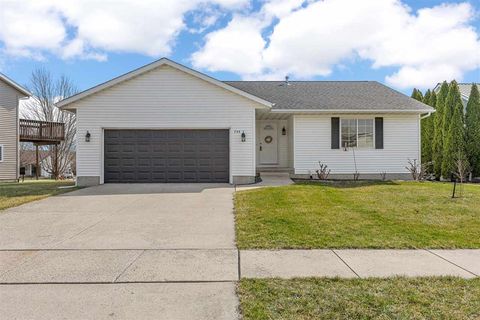 Photo of 755 Alexis Ln, Marion, IA 52302 (MLS # 202601993)