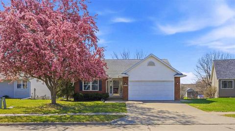 Photo of 2211 Palmer Cir, IowaCity, IA 52240 (MLS # 202602359)