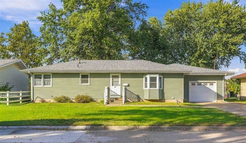 Photo of 816 E Harrison St, Washington, IA 52353 (MLS # 202606075)