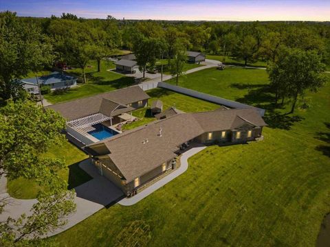 Photo of 4039 10th St, Marion, IA 52302 (MLS # 202603251)