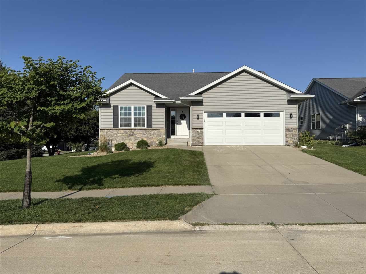 Photo 1 of 30 — 1864 Mackinaw Dr, IowaCity, IA 52245