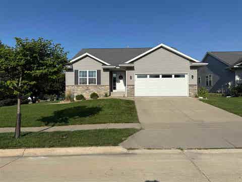 Photo of 1864 Mackinaw Dr, IowaCity, IA 52245 (MLS # 202604436)