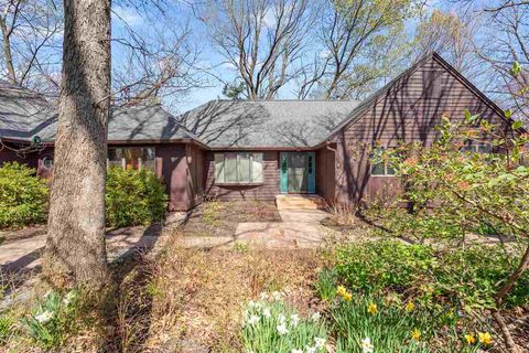 Photo of 3 Pendale Terrace NE, Iowa City, IA 52240 (MLS # 202501825)