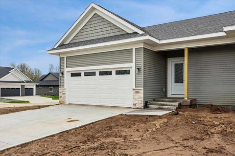 Photo of 1001 Highland Trl, Solon, IA 52333 (MLS # 202600219)