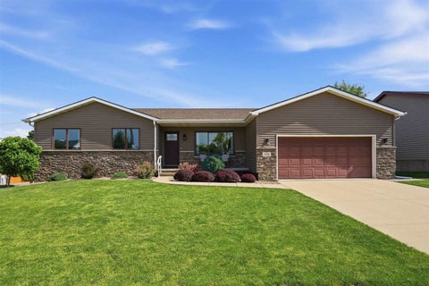 Photo of 3112 24th Ave, Marion, IA 52302 (MLS # 202604694)