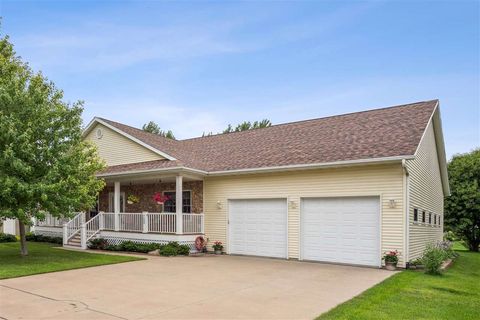 Photo of 709 Bergamot Lane, Solon, IA 52333 (MLS # 202504749)