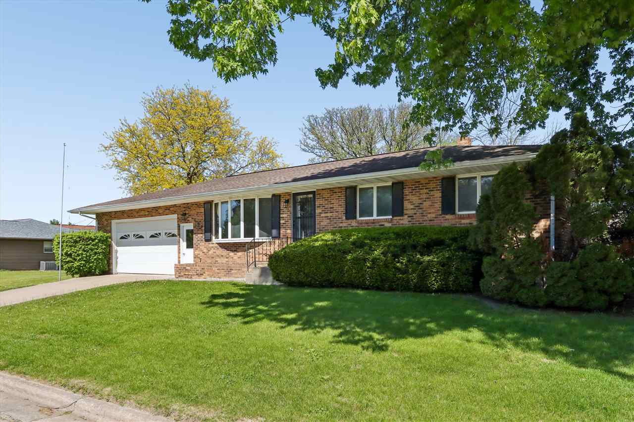 Photo 1 of 27 — 604 Main Street, Victor, IA 52347
