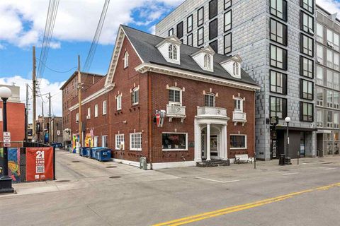 Photo of 13 S Linn St, IowaCity, IA 52240 (MLS # 202602442)