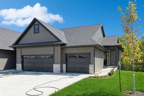 Photo of 904 High Ridge Trl, Solon, IA 52333 (MLS # 202505450)