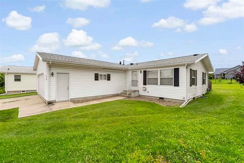 Photo of 216 Paddock Cr, IA 52240 (MLS # 202505988)