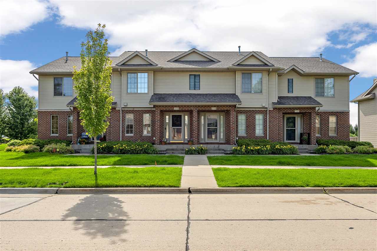 Photo 1 of 31 — 216 Camden Rd, IowaCity, IA 52245