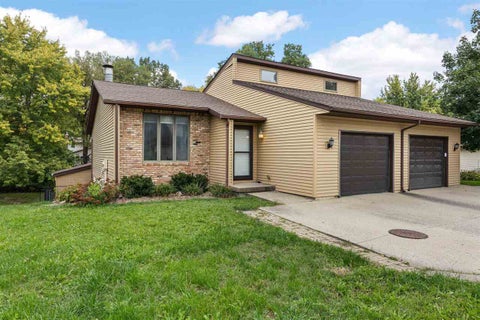 Photo of 2264 Plaen View Dr, IowaCity, IA 52246 (MLS # 202606129)
