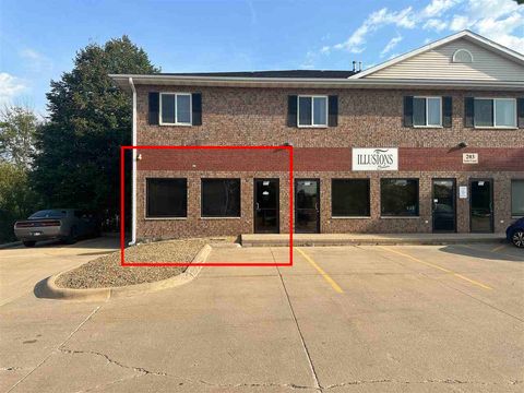 Photo of 201 Scott Ct, Iowa City, IA 52245 (MLS # 202502429)