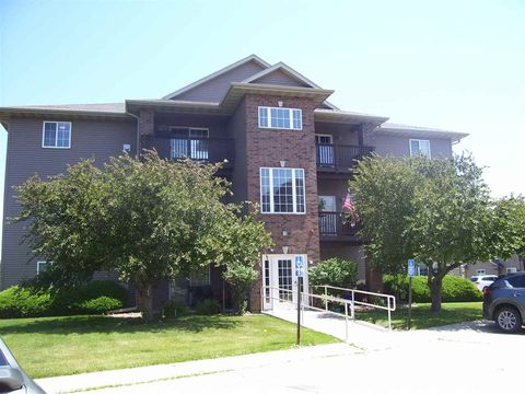 Photo of 505 Penn Ct 11 #11, North Liberty, IA 52317 (MLS # 202505255)
