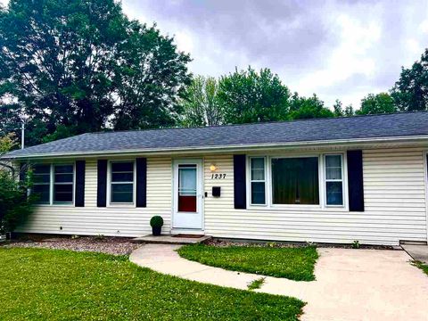 Photo of 1237 Melrose Ave, IowaCity, IA 52246 (MLS # 202600307)