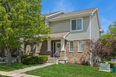 Photo of 208 Broadmoor Ln, Iowa City, IA 52245 (MLS # 202504532)