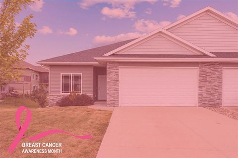Photo of 719 Sullivan St, IA 52358 (MLS # 202505934)