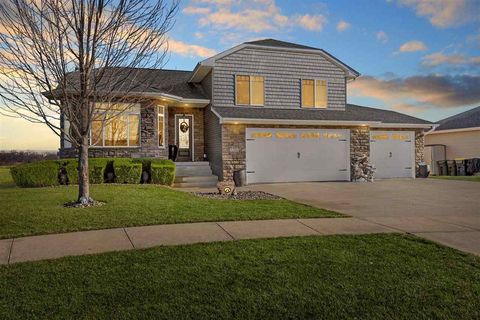 Photo of 1106 Wildcat Ln, IowaCity, IA 52246 (MLS # 202600313)