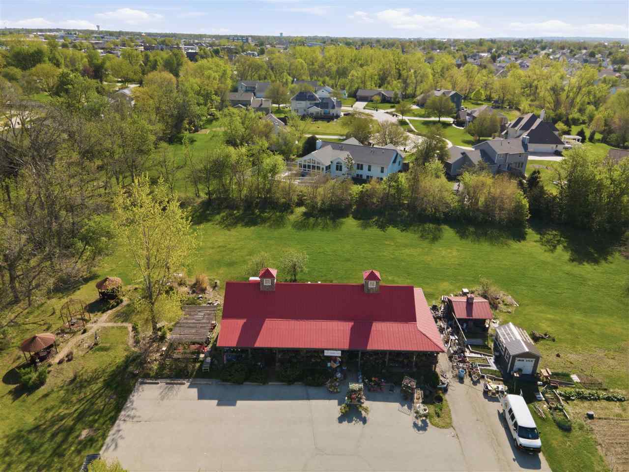 Photo 1 of 33 — 495 Miller Rd, Hiawatha, IA 52233