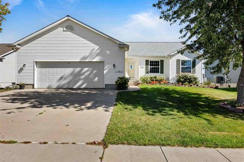 Photo of 2211 Agate St, Marion, IA 52302 (MLS # 202506476)