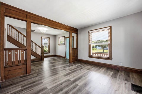 Photo of 1546 6th Ave SE, CedarRapids, IA 52403 (MLS # 202605270)