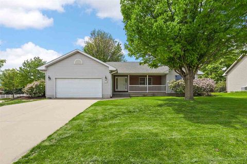 Photo of 1451 Chamberlain Dr, Iowa City, IA 52240 (MLS # 202504045)