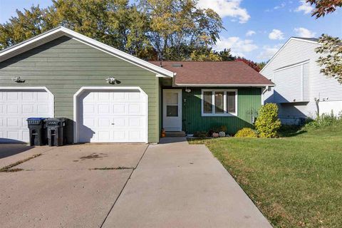 Photo of 1951 South Ridge, Coralville, IA 52241 (MLS # 202506639)