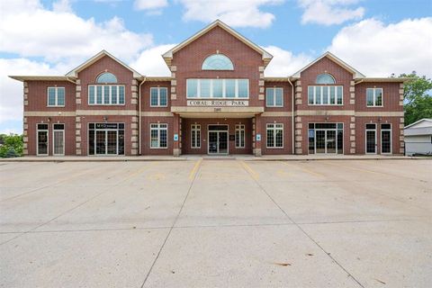 Photo of 2461 10th St Ste #306, Coralville, IA 52241 (MLS # 202500010)