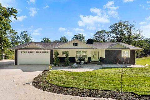 Photo of 2040 N Dubuque Rd, Iowa City, IA 52245 (MLS # 202505213)