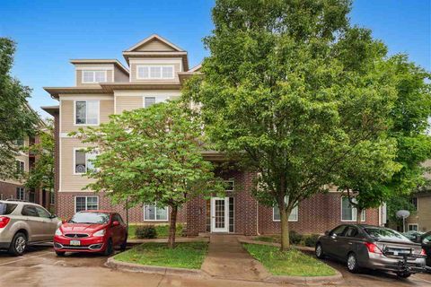 Photo of 1848 W Benton Street 303 #303, Iowa City, IA 52246 (MLS # 202504108)