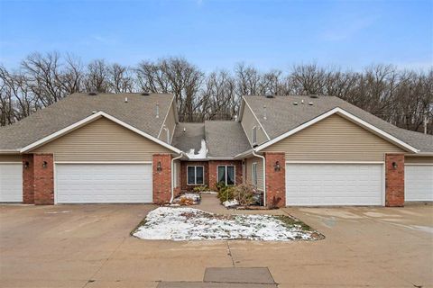 Photo of 35 Colwyn Ct, IowaCity, IA 52245 (MLS # 202600024)