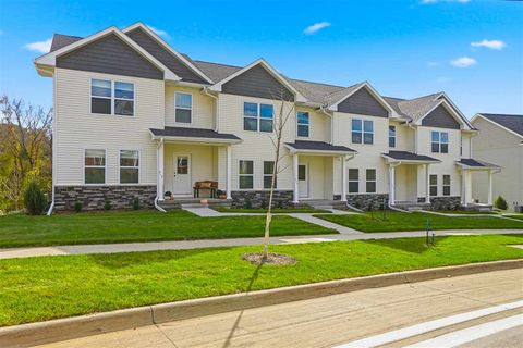 Photo of 711 E Foster Rd, IowaCity, IA 52245 (MLS # 202507110)