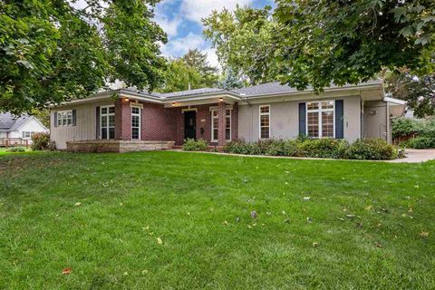 Photo of 1108 E 3rd St, Anamosa, IA 52205 (MLS # 202506497)