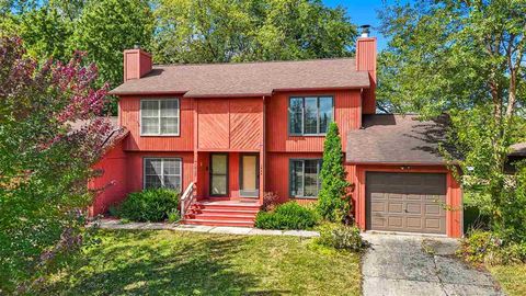 Photo of 1444 Eastview Dr, IA 52241 (MLS # 202505912)