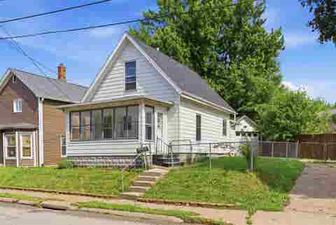 Photo of 1214 E 2nd St, Muscatine, IA 52761 (MLS # 202603830)