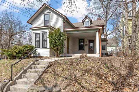 Photo of 304 Ronalds St, IowaCity, IA 52245 (MLS # 202601967)