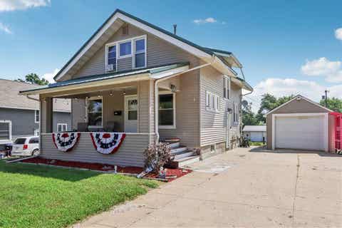 Photo of 1903 10th Avenue, BellePlaine, IA 52208 (MLS # 202604496)