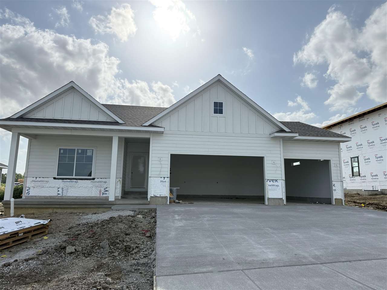 Photo 1 of 24 — 105 S Seven Oaks Rd, NorthLiberty, IA 52317