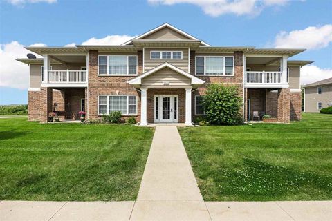 Photo of 2969 Heinz Rd 4 #4, Iowa City, IA 52240 (MLS # 202503964)