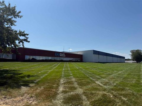 Photo of 1601 NE Blairs Ferry Rd, CedarRapids, IA 52402 (MLS # 202506866)