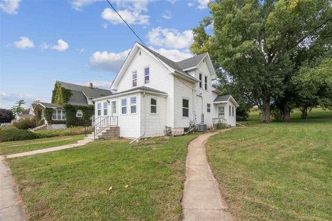 Photo of 606 Evergreen St, IA 52318 (MLS # 202506027)