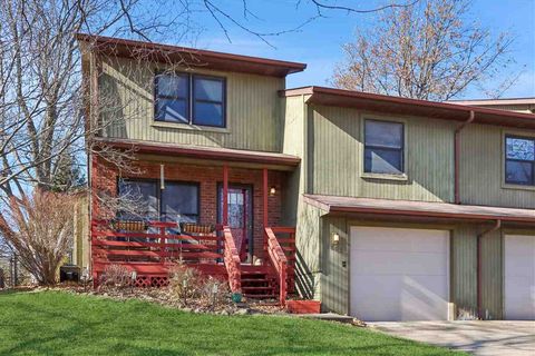 Photo of 1808 Lynncrest Dr, Coralville, IA 52241 (MLS # 202601278)