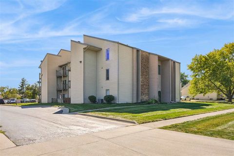 Photo of 1011 SE 3rd St, IA 50021 (MLS # 202506048)